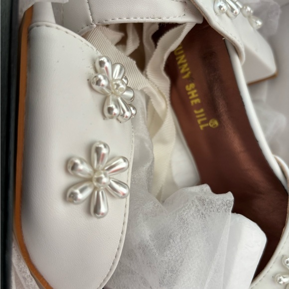 NEVER WORN- Pearled Floral white heels - Picture 2 of 6